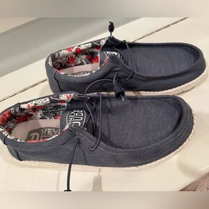 Hey Dude Men’s Blue Canvas Slip-On Loafers with Fun Lining Size 11 EUC